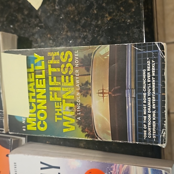 Michael Connelly books: Scarecrow,  Lincoln Lawyer,  Dark Hours. Fifth Witness - Picture 5 of 5